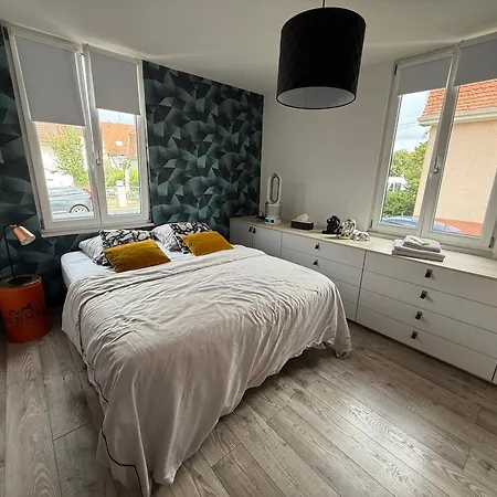 Nyaraló Maison Familiale Avec Piscine Privative Sélestat