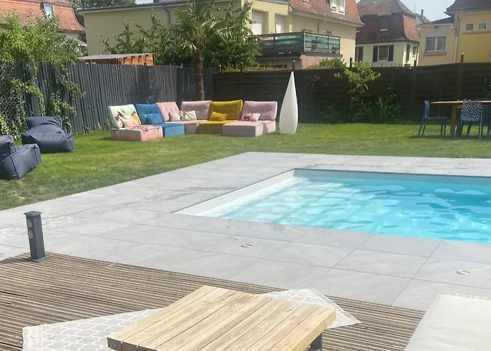Maison Familiale Avec Piscine Privative *